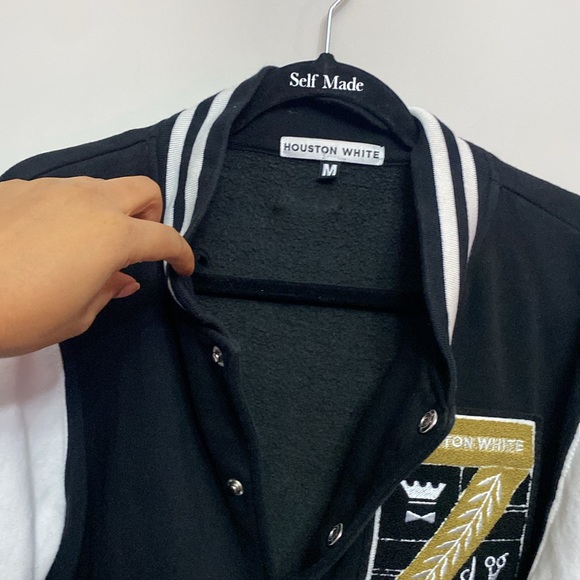 Jacket 🧥 - Picture 9 of 11